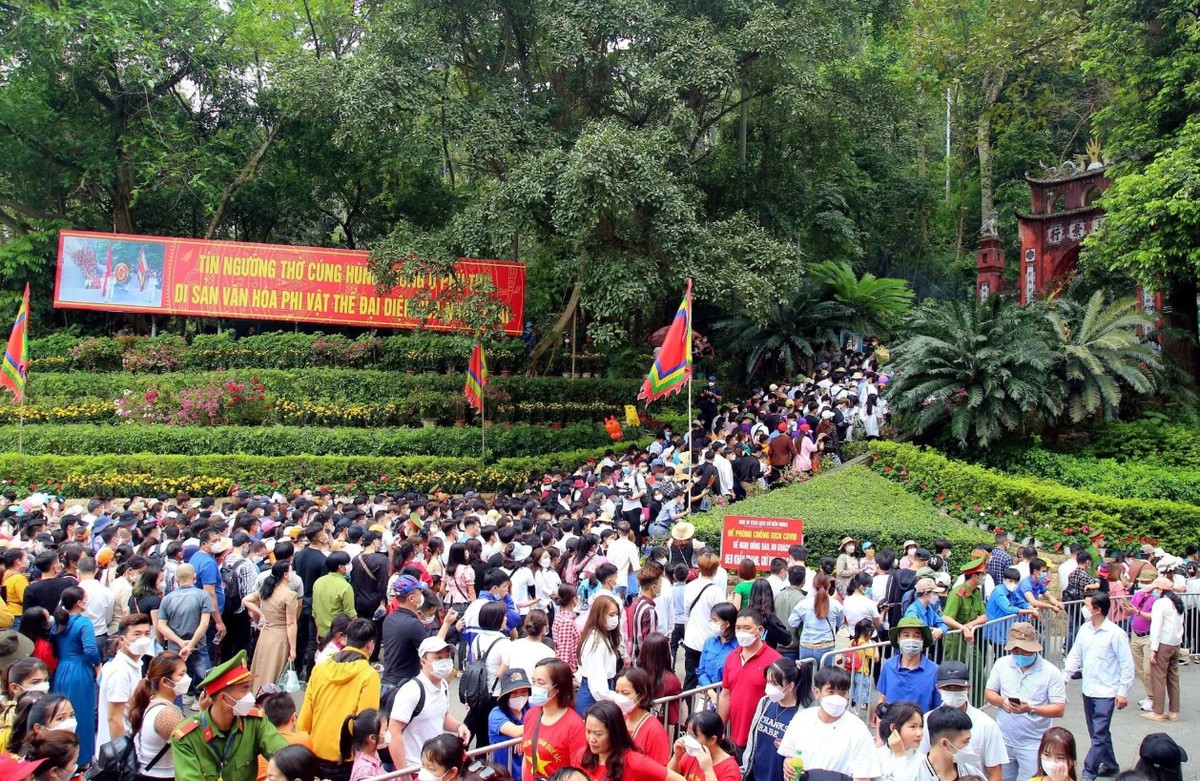 Bộ Nội vụ trả lời trước thông tin "nghỉ Giỗ Tổ,...