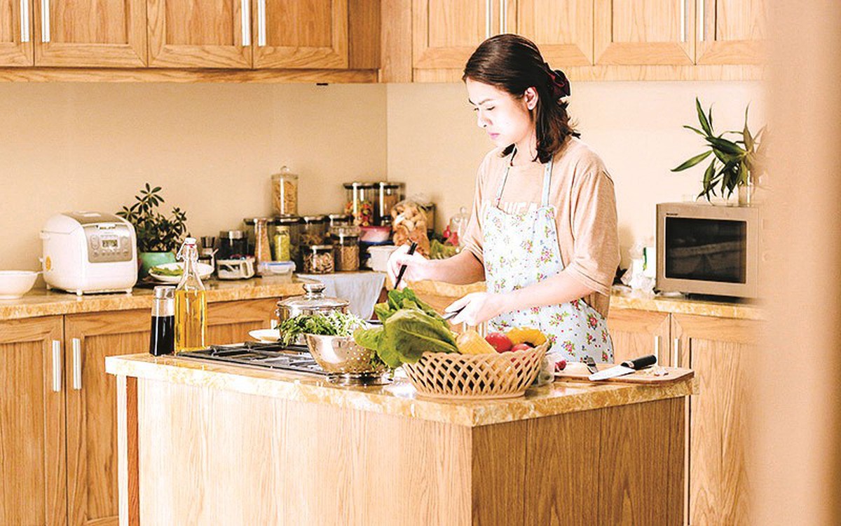 Người phụ nữ 38 tuổi mắc ung thư phổi: Bác sĩ nói thẳng 3 thói quen nấu ăn nguy hại, gần như nhà nào cũng mắc