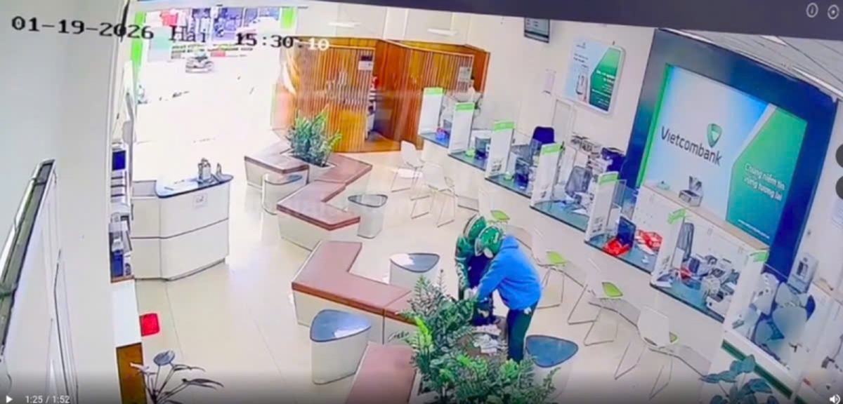 Cần tìm người mua, bán vàng liên quan đến 2 đối tượng cướp ngân hàng ở Gia Lai