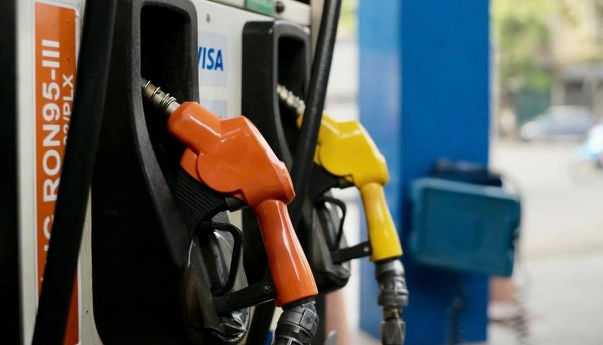 Giá xăng tăng, xe điện có phải là giải pháp?