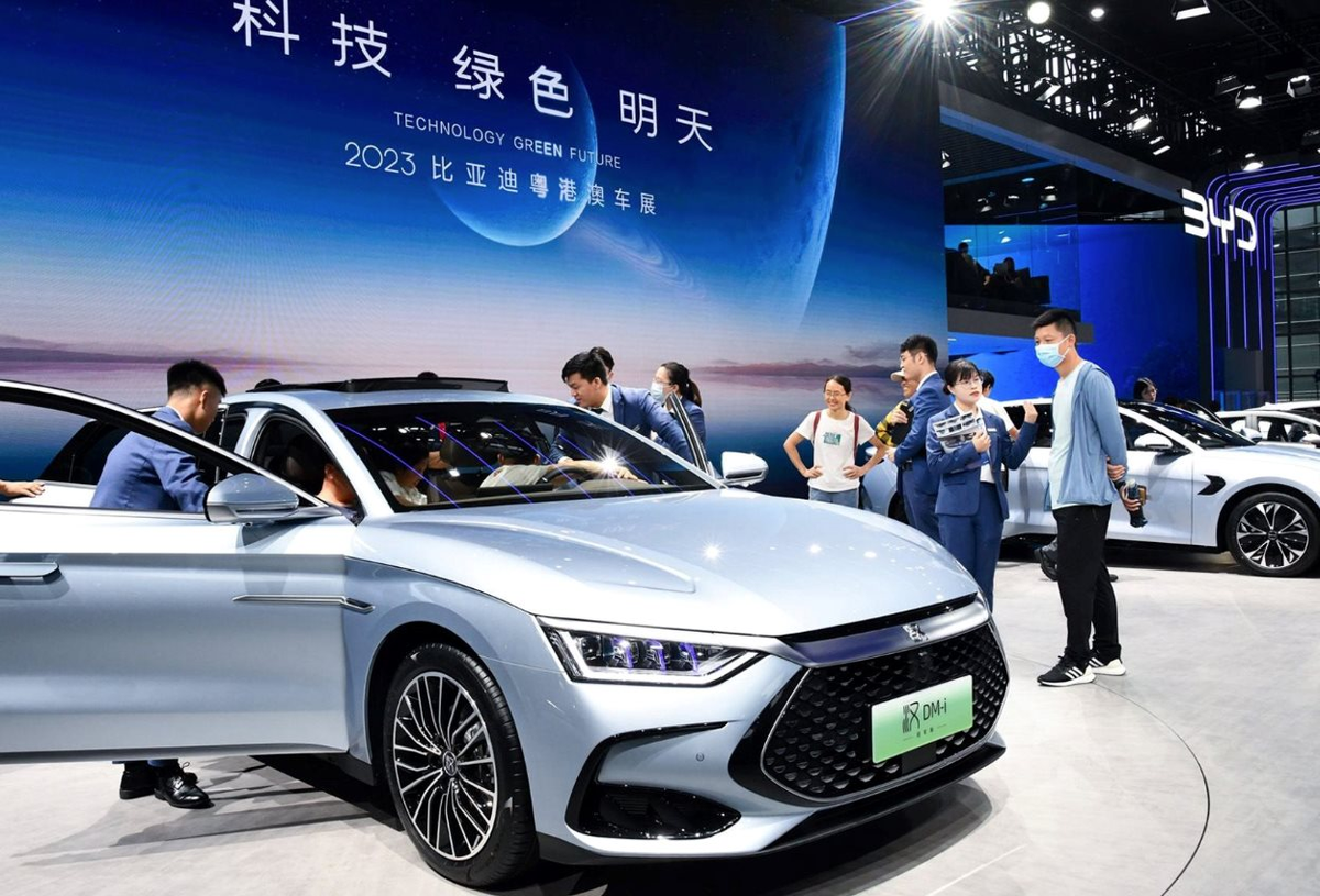 Nóng: Một hãng xe điện tuyên bố sa thải 100.000 nhân sự vì doanh số giảm 6 tháng liên tiếp