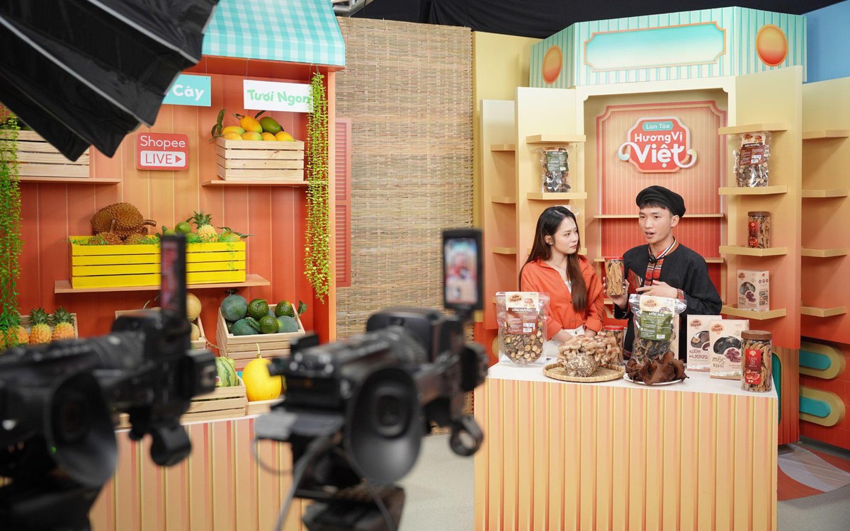 Thương mại điện tử bước vào giai đoạn mới: Cuộc...