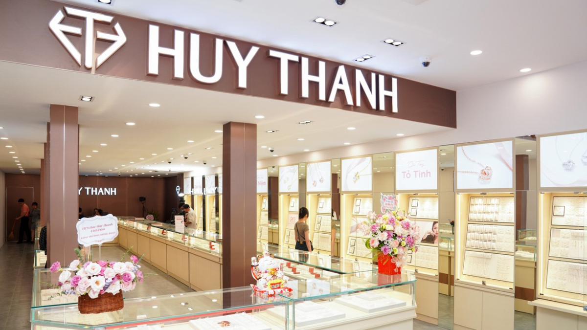 Trước khi bị thanh tra, Huy Thanh Jewelry từng vướng ồn ào bán nhẫn 18K thiếu trọng lượng: Khách mua 0,9 chỉ vàng, nhận về 0,6 chỉ