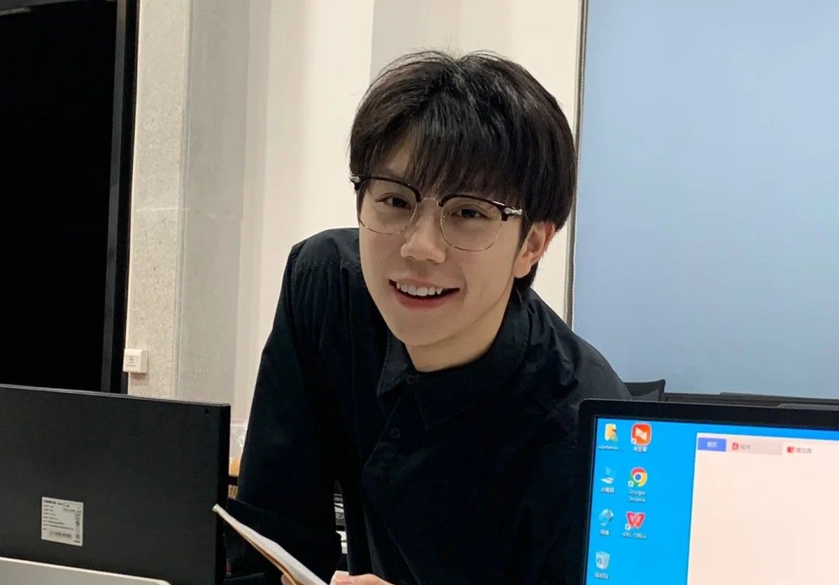 Cách góp ý EQ cao khi đồng nghiệp "rau mùi"