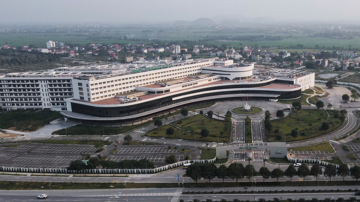 "Cửa đóng then cài" tại BV Bạch Mai và Việt Đức cơ sở 2 sau 4 tháng khánh thành