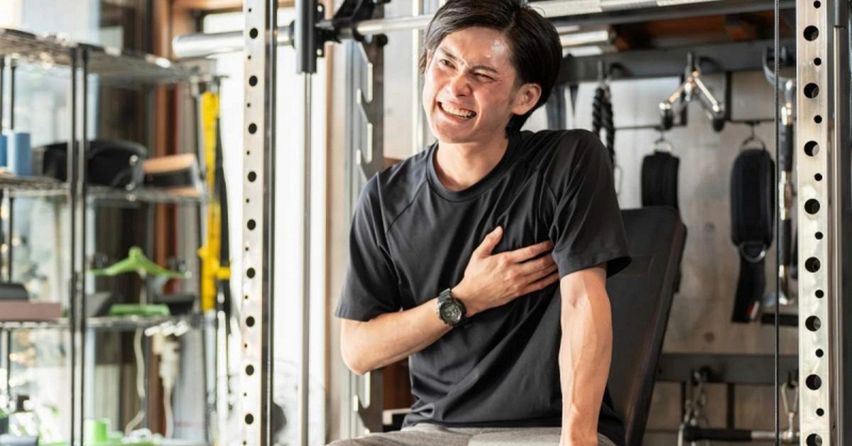 Người đàn ông 39 tuổi bị ngừng tim đột ngột khi đang thể dục, cholesterol xấu cao vọt: BS khuyên thấy 2 dấu hiệu trên mặt cần đến viện ngay