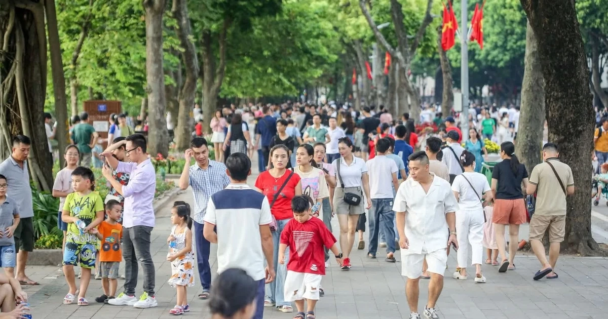 Bộ Nội vụ thông tin về lịch nghỉ lễ dịp Giỗ Tổ Hùng Vương, 30/4 và 1/5