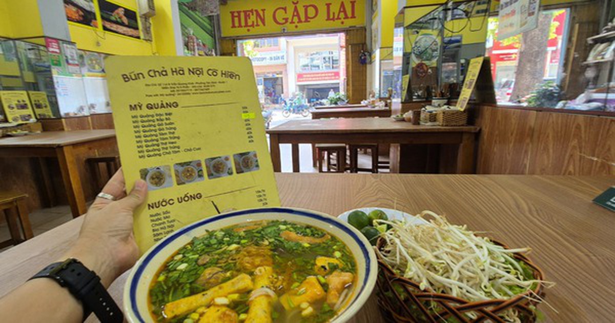 Suất ăn sáng dưới 20.000 đồng đang dần biến mất?