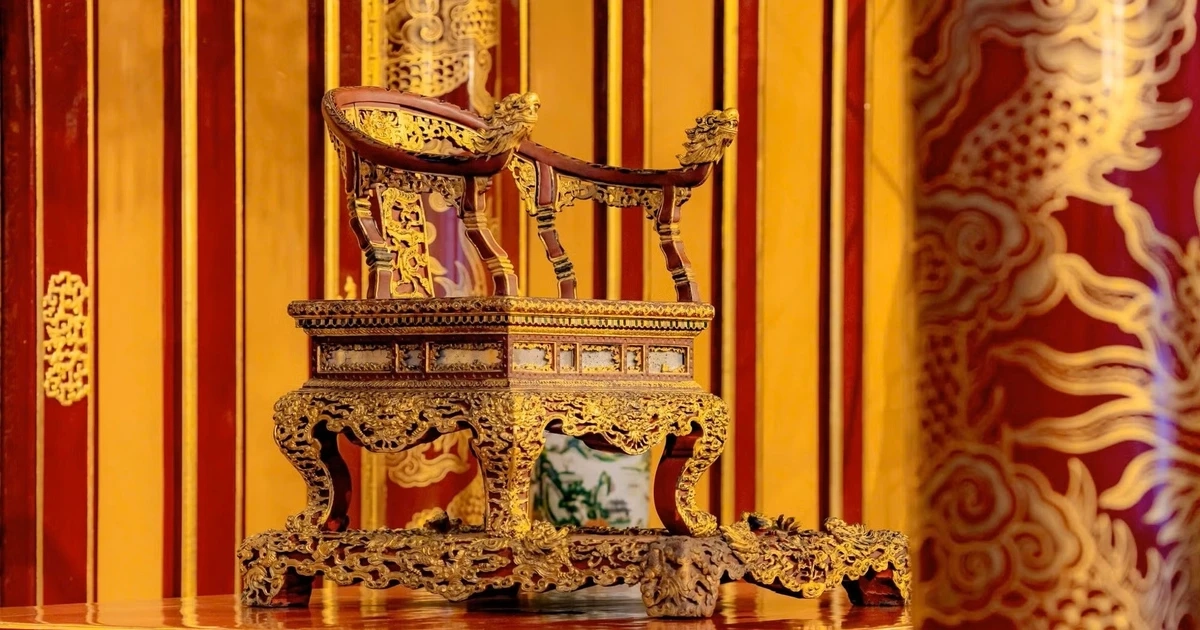 Ngai vua triều Nguyễn từng bị bẻ gãy bao giờ phục chế xong?