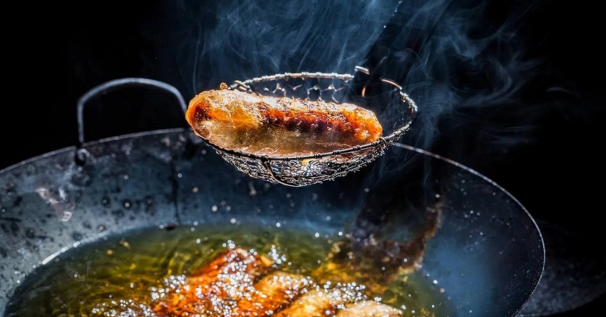 3 loại dầu ăn quen thuộc có thể "nuôi tế bào ung thư", nhiều gia đình vẫn đang dùng mà không biết