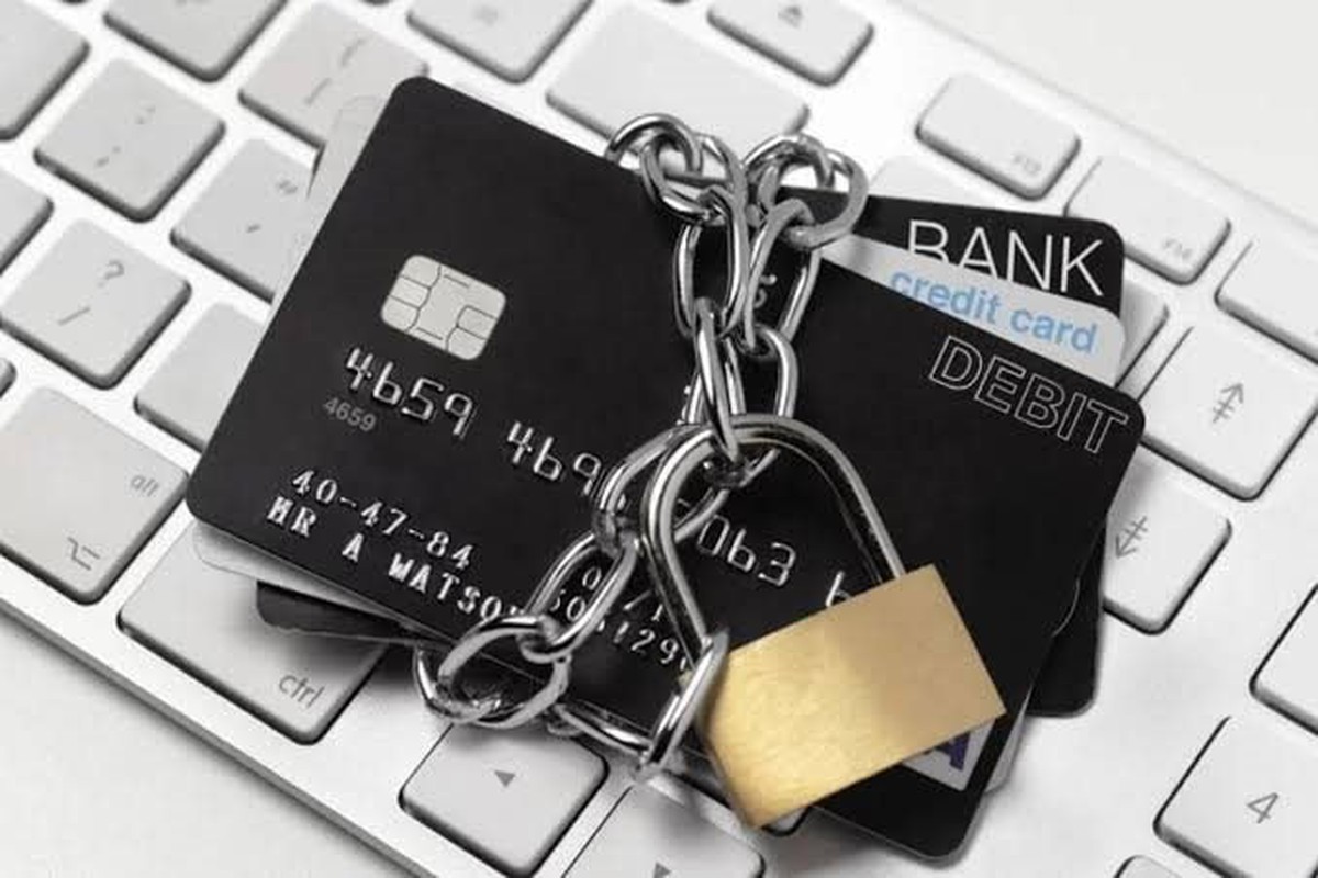 Trường hợp bị phong tỏa tài khoản ngân hàng theo quy định, người dùng cần biết