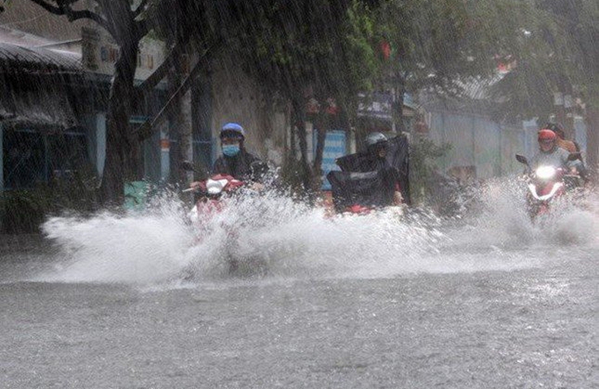 Miền Bắc sắp đón mưa to 2 ngày liên tiếp, chấm dứt nắng nóng gay gắt