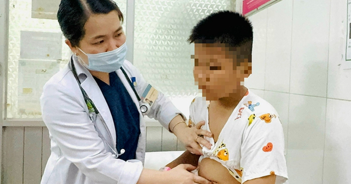 TPHCM: Một trường học thông báo khẩn tạm dừng bữa ăn bán trú do lo ngại ngộ độc thực phẩm