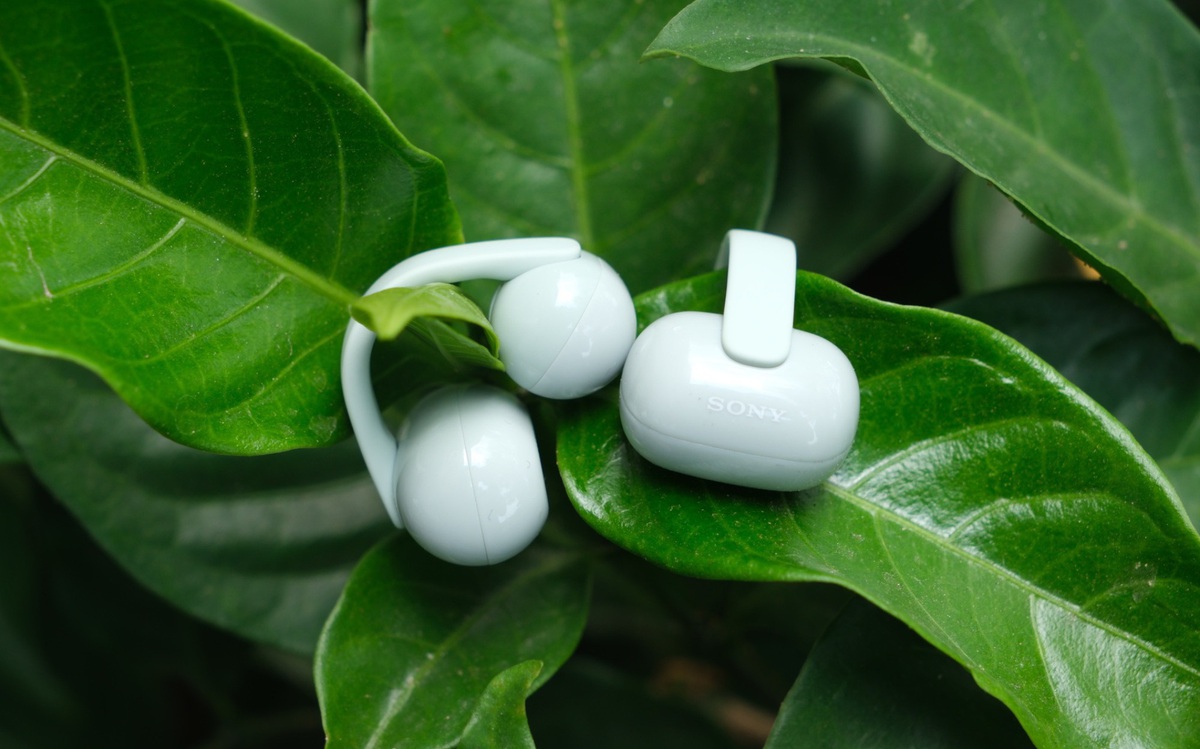 Sony Clip WF-LC900: Khi tai nghe không còn để “cách ly”, mà để kết nối với thế giới