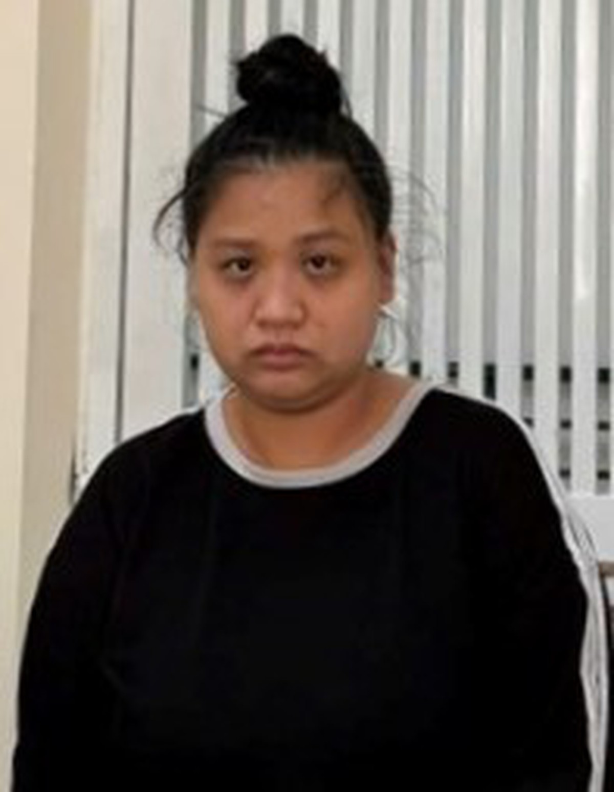 Bắt nữ nhân viên Nguyễn Tú Anh SN 1995