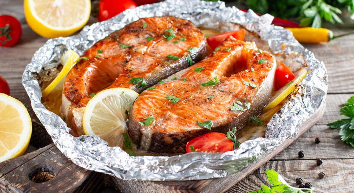 7 thực phẩm tuyệt đối không nên chế biến bằng giấy bạc