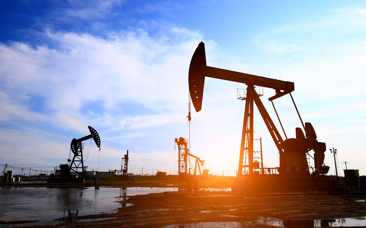 Sáng nay, giá dầu hạ nhiệt về dưới 100 USD/thùng