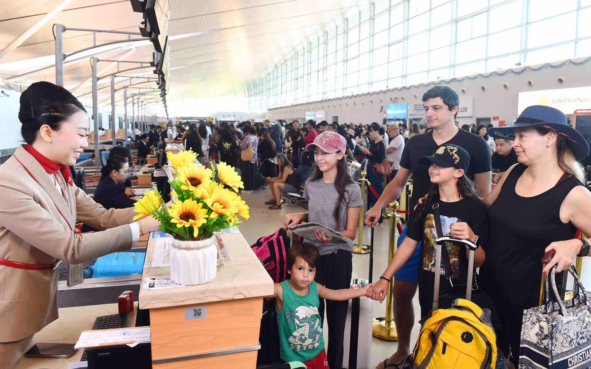 Cảng HKQT Phú Quốc: Bức tranh tăng trưởng rõ né...