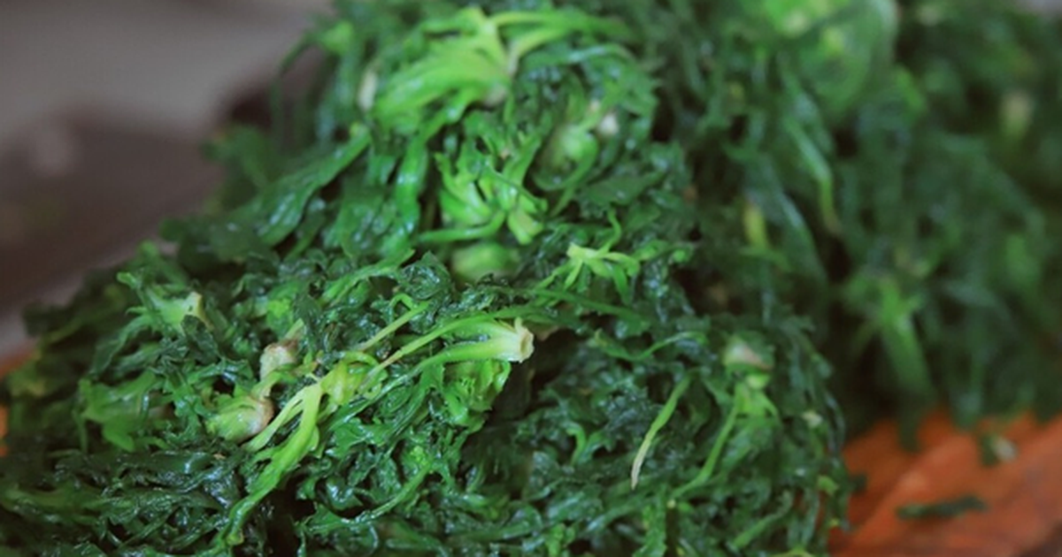 Ăn 1 mớ rau này tốt ngang thịt bò, mọc đầy bờ rào ai không biết hơi phí