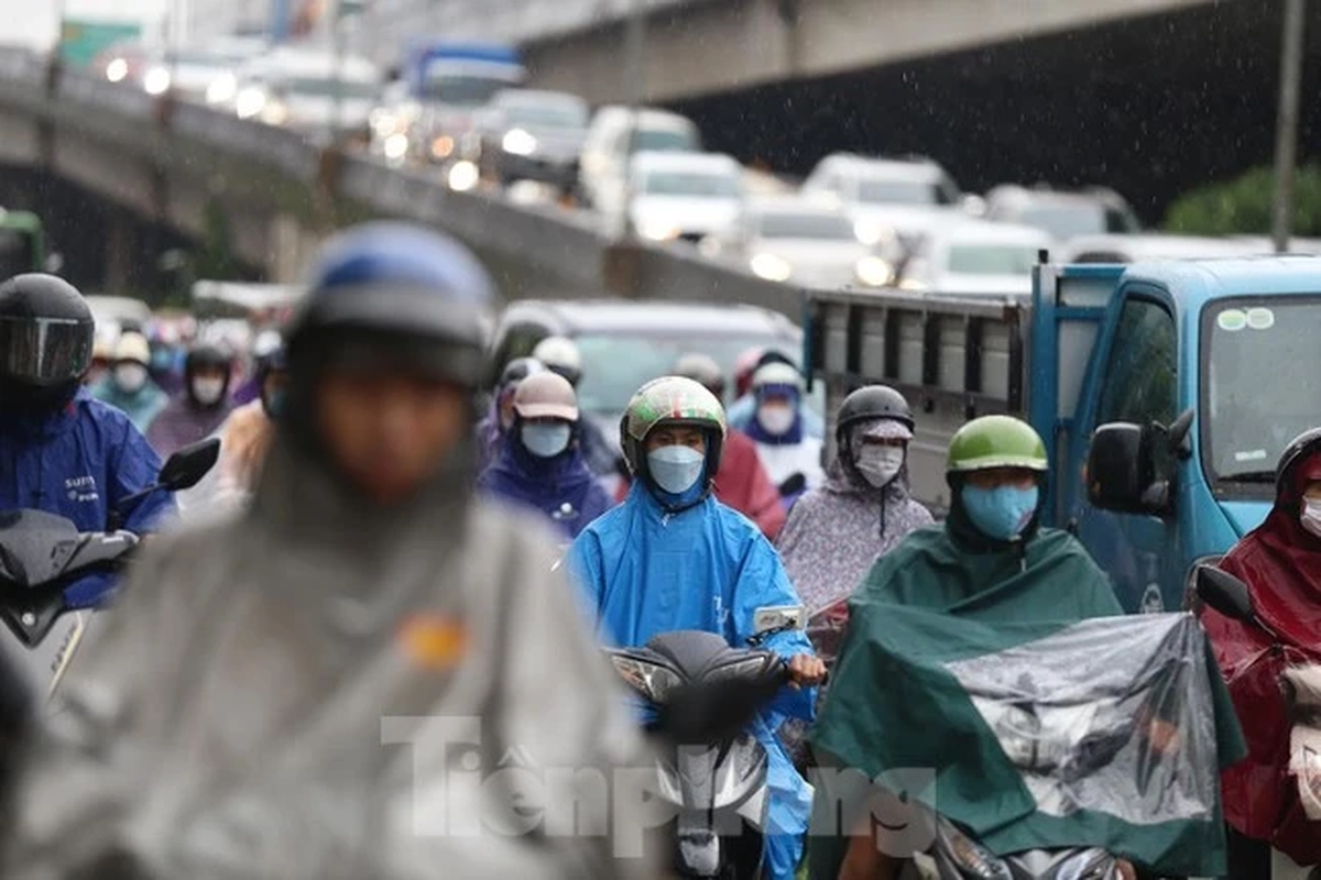 Miền Bắc đón 3 đợt không khí lạnh liên tục, lưu ý dông lốc mạnh