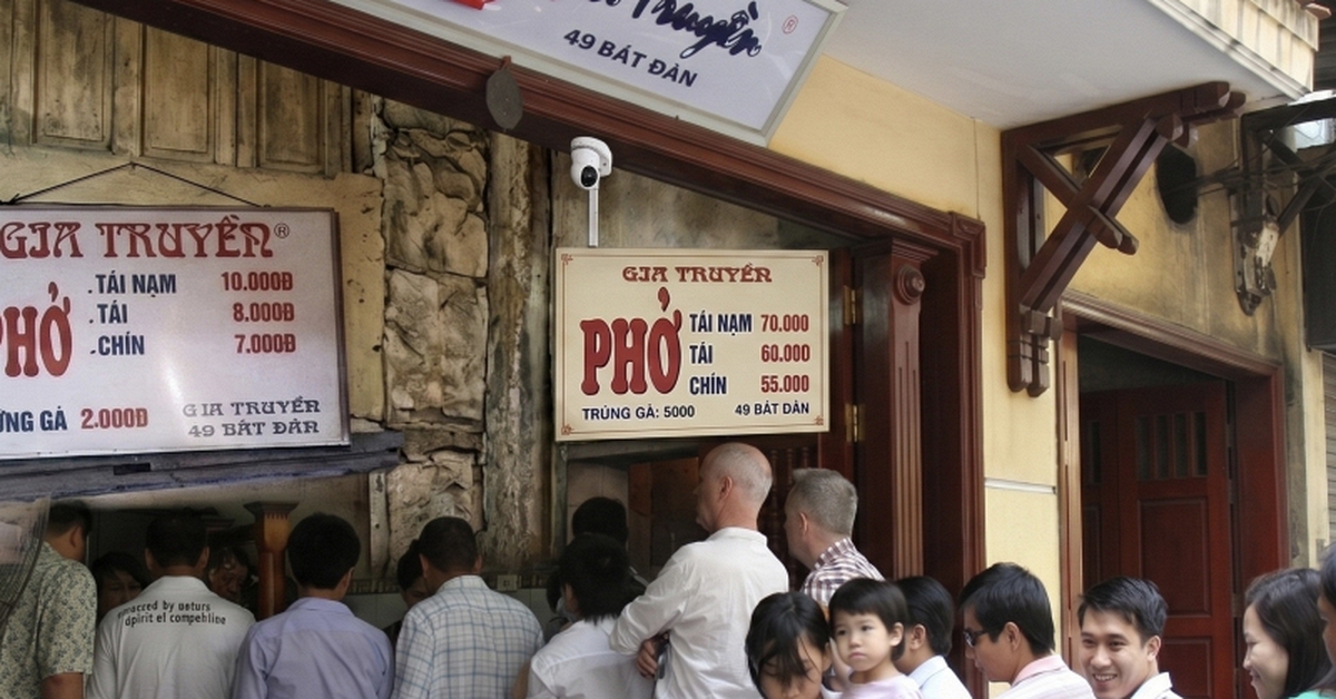Phở Bát Đàn tăng giá chóng mặt sau 20 năm, chỉ có quả trứng là còn nương tay với ví tiền của thực khách
