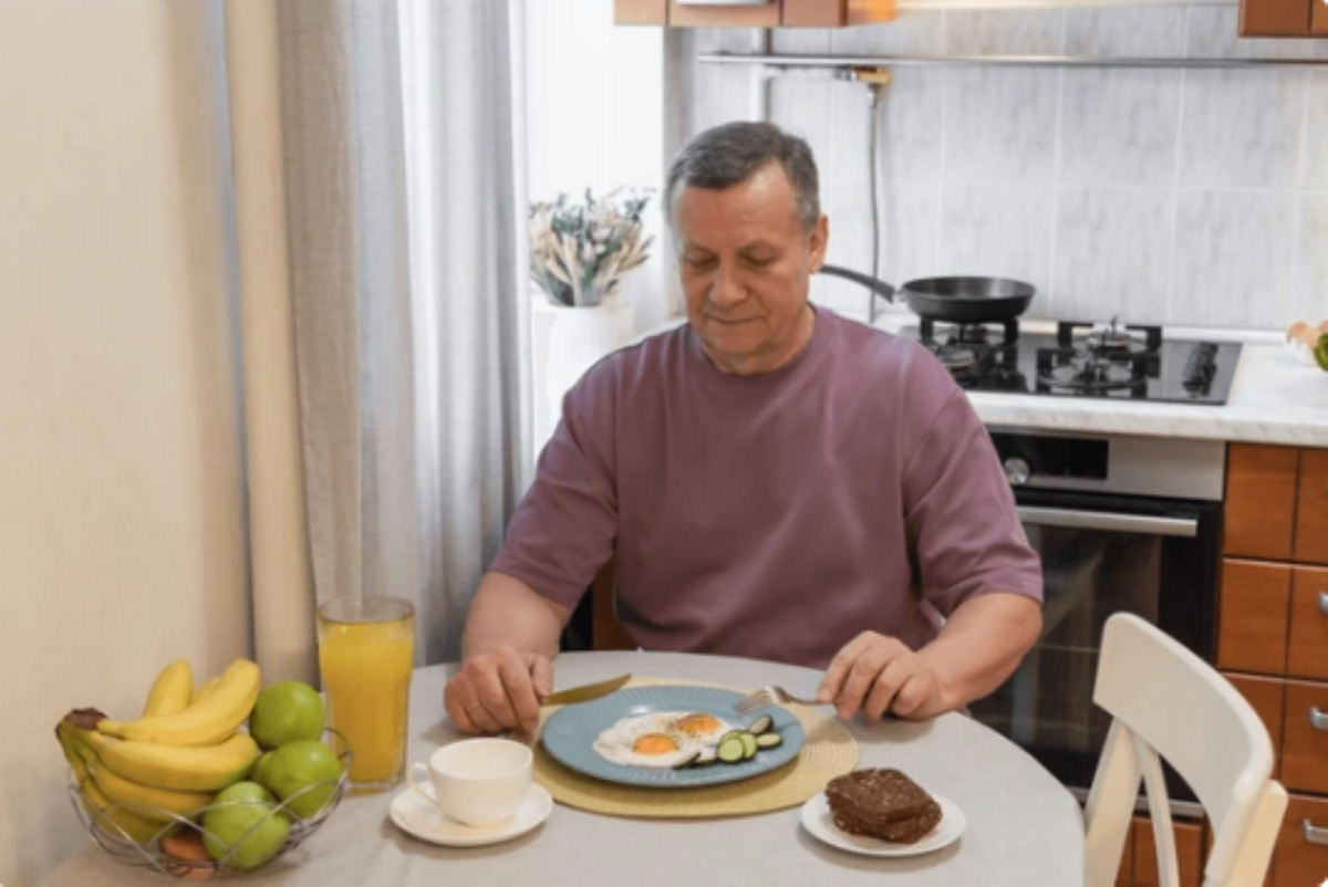 Người cao tuổi ăn trứng vào buổi sáng: 4 cải thiện rõ rệt về sức khỏe và trí não