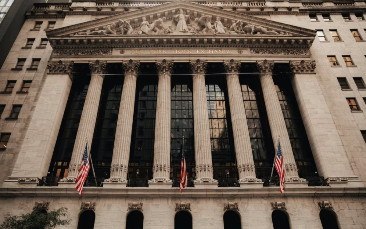 Từ kẻ thù Bitcoin trở thành "ông trùm": Sàn chứ...