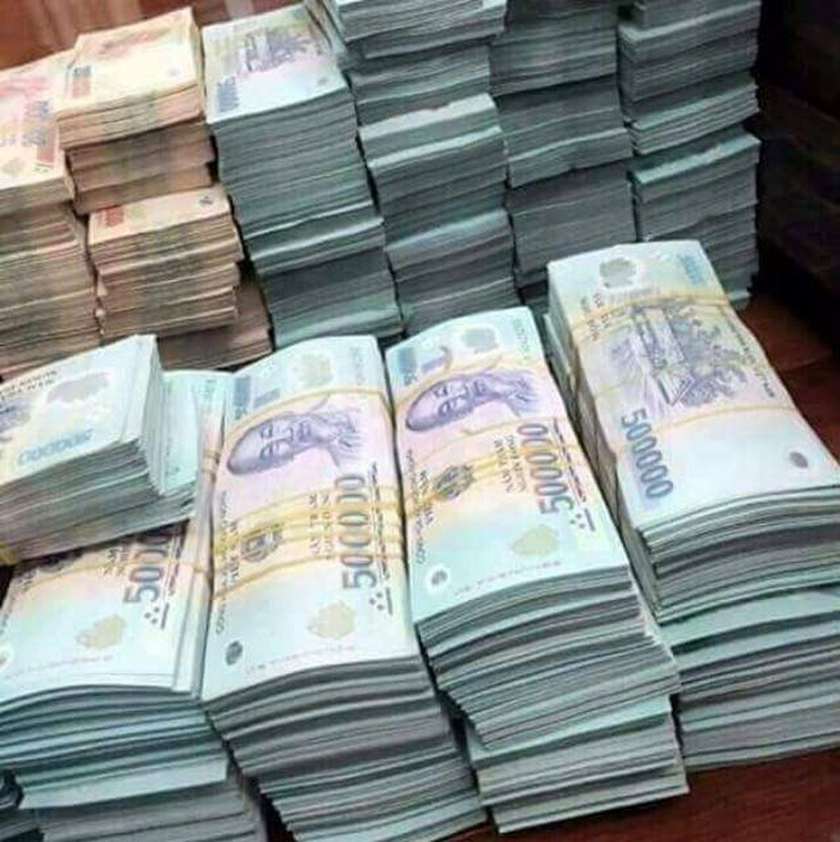 Nhân sự ngân hàng lớn nhất Việt Nam có thu nhập bao nhiêu?