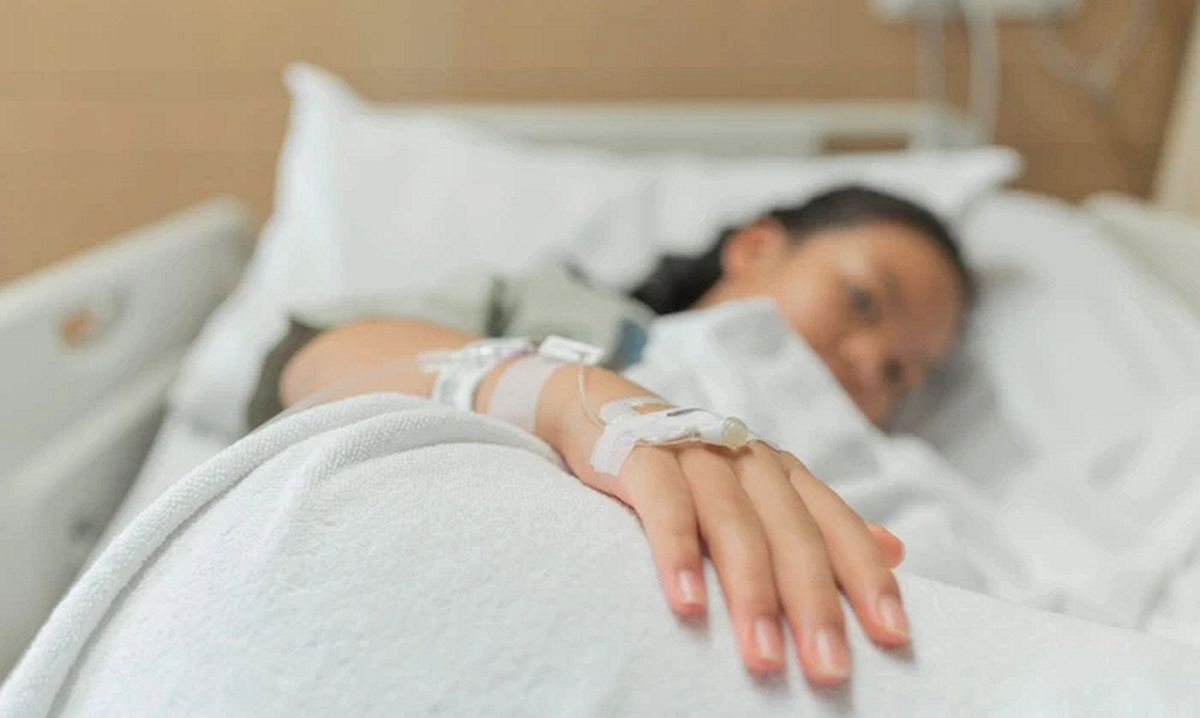 Người phụ nữ tử vong chỉ sau 1 tháng phát hiện ung thư, bác sĩ cảnh báo: Thường xuyên làm 3 việc này, “nuôi” bệnh cực nhanh