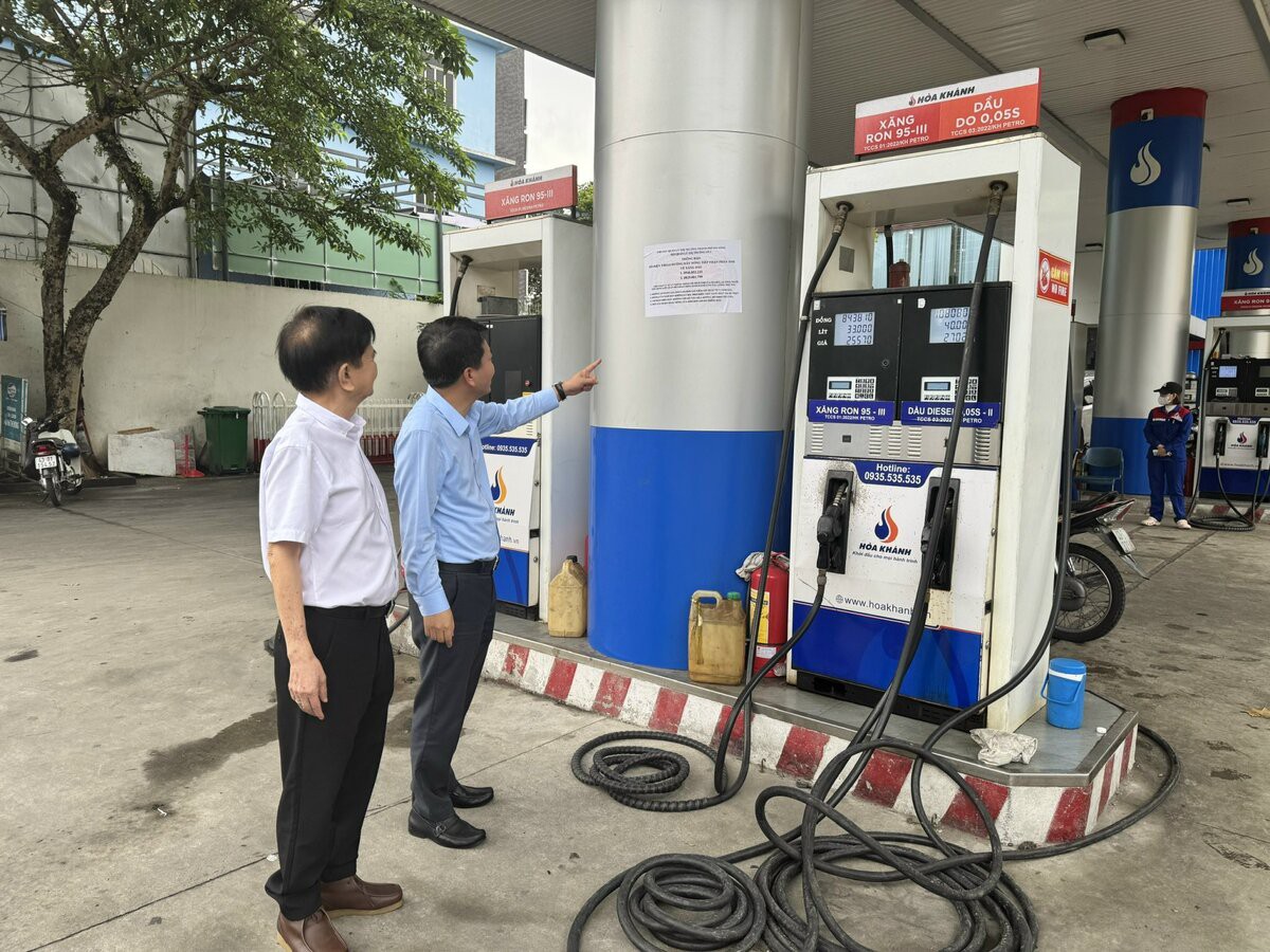 Xử phạt 3 doanh nghiệp đầu mối xăng dầu