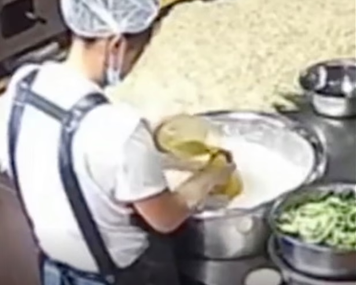 Vụ gần 300 trẻ ngộ độc vì cơm nhiễm chì gấp 400.000 lần, kiểm tra bếp ăn phát hiện kinh hoàng: Hiệu trường cùng 30 người bị điều tra