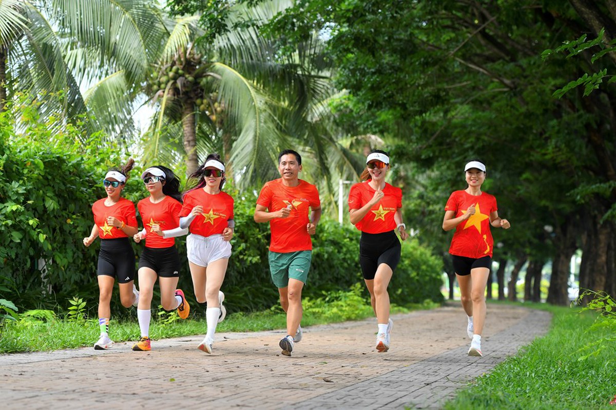 Bùng nổ runner, hình thành thị trường tỷ đô: Chạy bộ đang biến đổi kinh tế tiêu dùng ra sao?