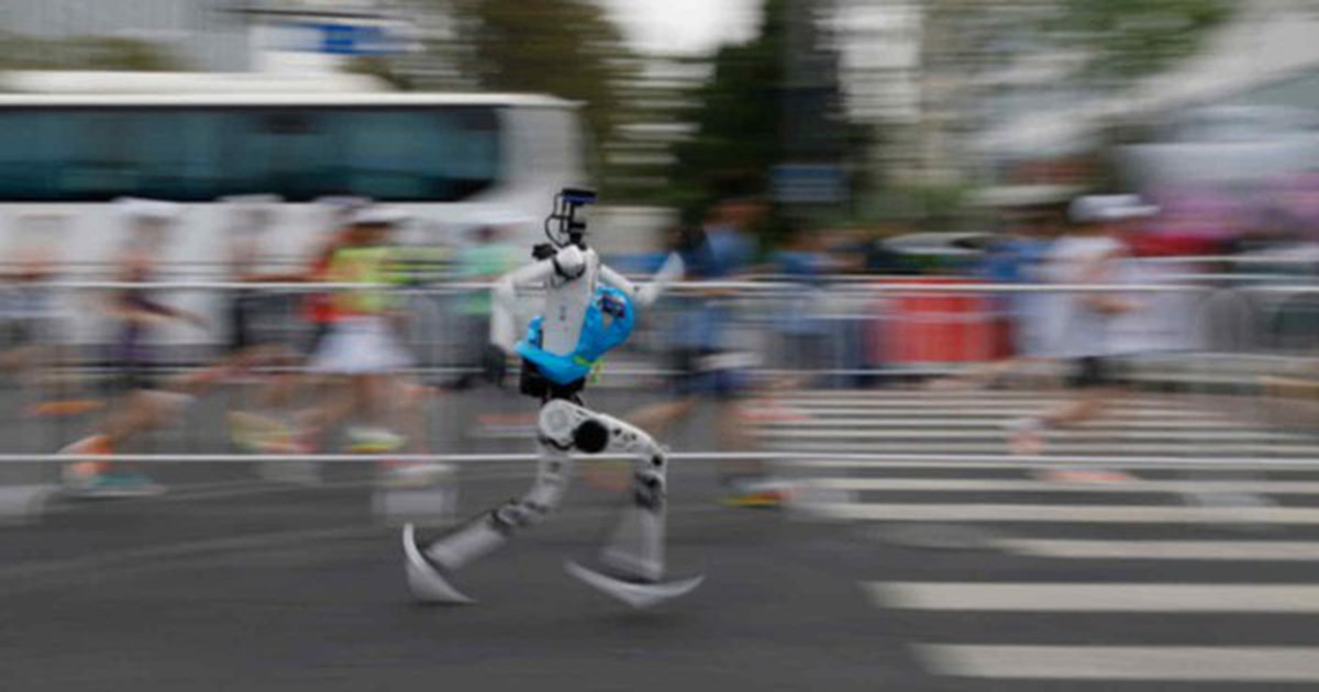 Từ múa quạt, biểu diễn võ thuật đến phá kỷ lục marathon thế giới: Robot không còn "trình diễn" mà đã bắt đầu học được cách vượt qua giới hạn của con người