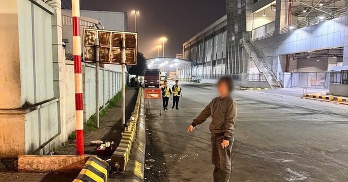 Khởi tố người bán hàng rong gây rối tại khu vực sân bay Nội Bài