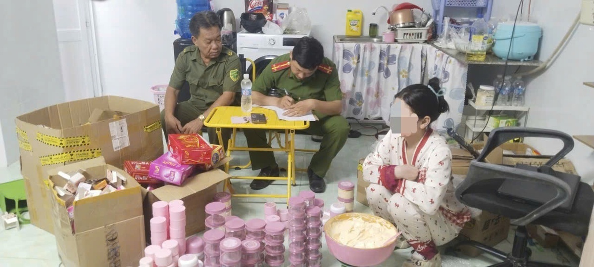 Cô gái 19 tuổi "sản xuất" mỹ phẩm trắng da bằng máy đánh trứng: Sự thật phía sau khiến nhiều người rùng mình