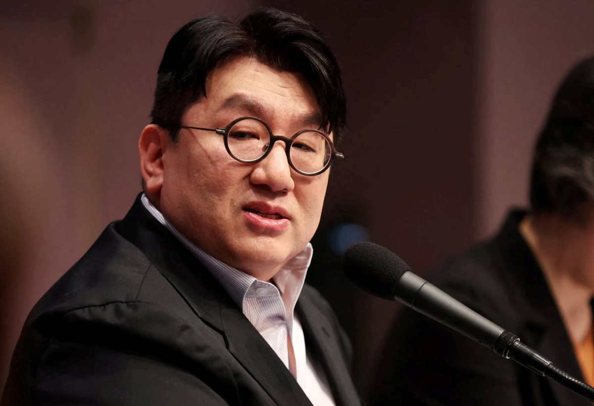 Một ông trùm giải trí đối mặt lệnh bắt giữ vì t...