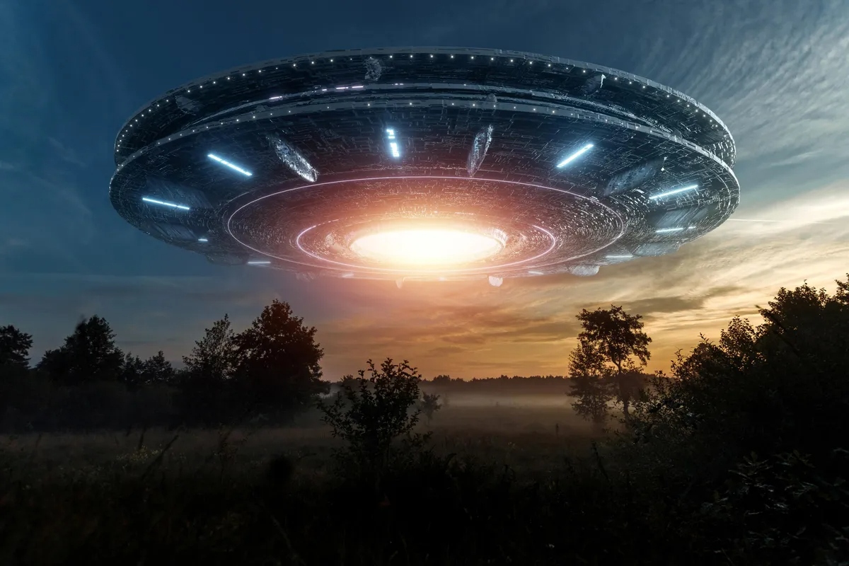 Bí ẩn dự án Blue Beam: Thuyết âm mưu những năm 1990 kể về các cuộc xâm lược của người ngoài hành tinh bằng ảnh ba chiều