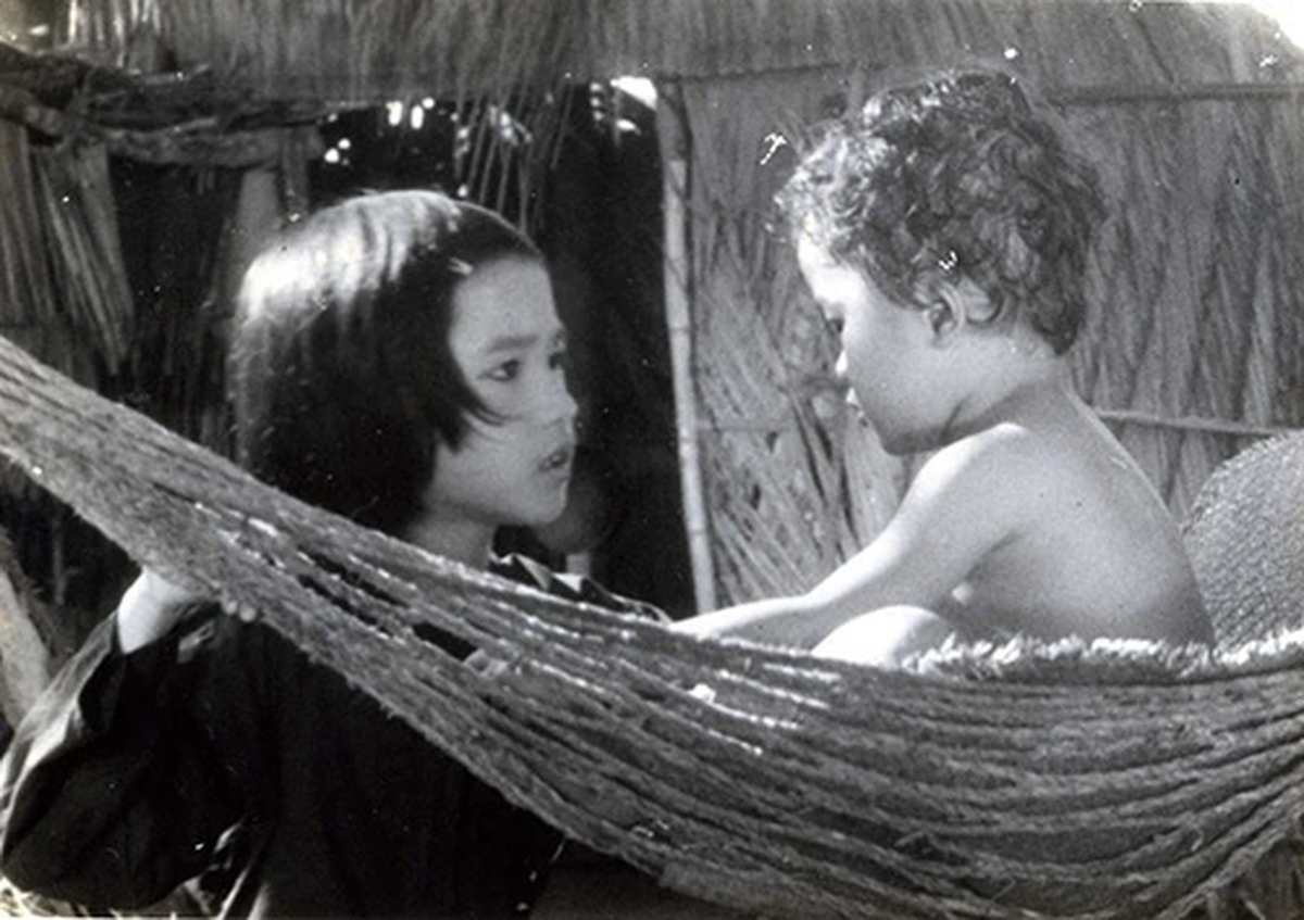 Bé gái trong phim Việt lấy nước mắt triệu người sau 47 năm: Từng học trường nghệ thuật nhưng cuộc sống hiện tại bất ngờ!