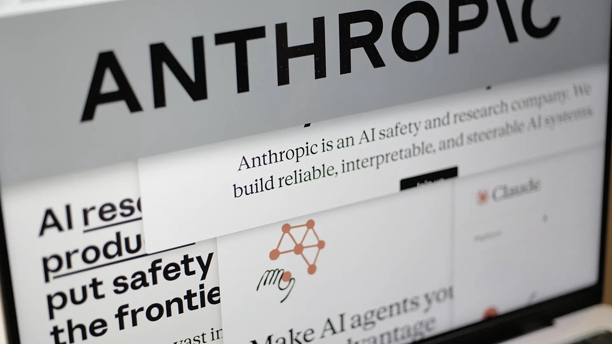 Thất bại ê chề của Anthropic: Siêu AI "nguy hiểm nhất hành tinh" bị bẻ khóa, gục ngã đau đớn dưới tay 1 nhóm Discord vô danh