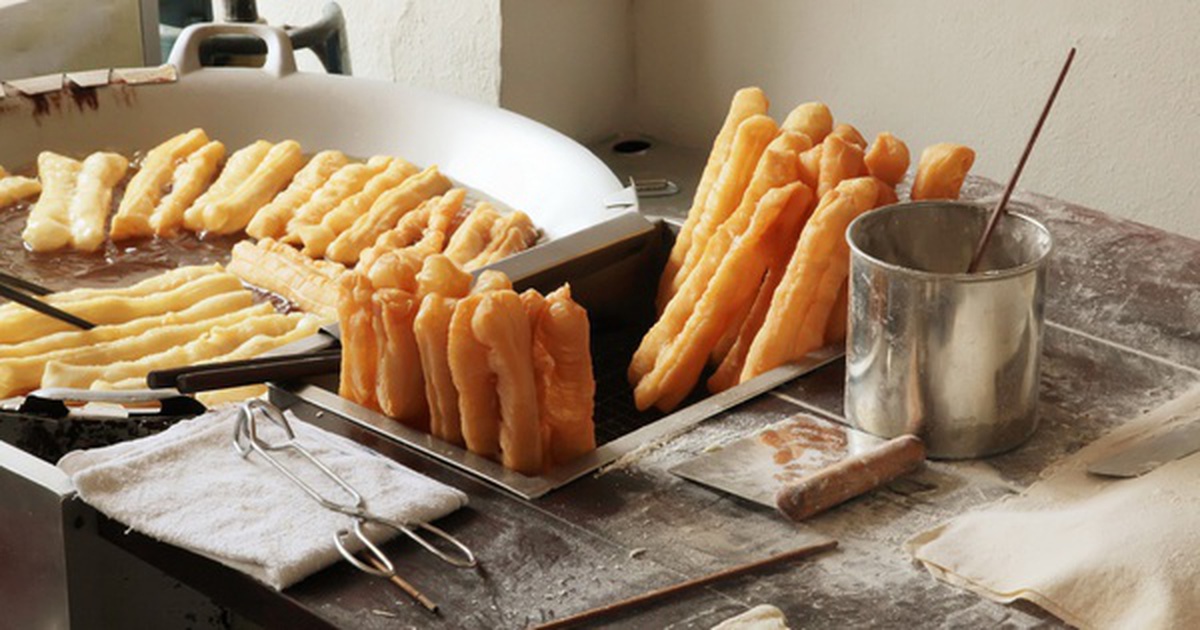 Bác sĩ Nhi khoa cảnh báo: Khẩn trương loại bỏ ngay 3 loại "bữa sáng độc hại" đang âm thầm "đánh cắp" chiều cao của trẻ