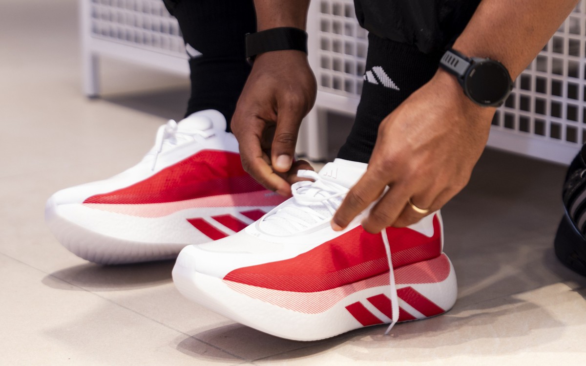 adidas Hyperboost Edge: Siêu phẩm chinh phục dàn sao thể thao hàng đầu Việt Nam