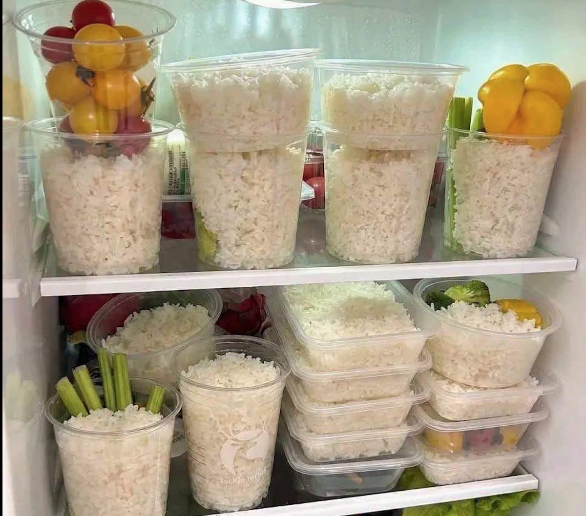 "Trend" nấu cơm để tủ lạnh ăn dần: Có tốt như lời đồn?