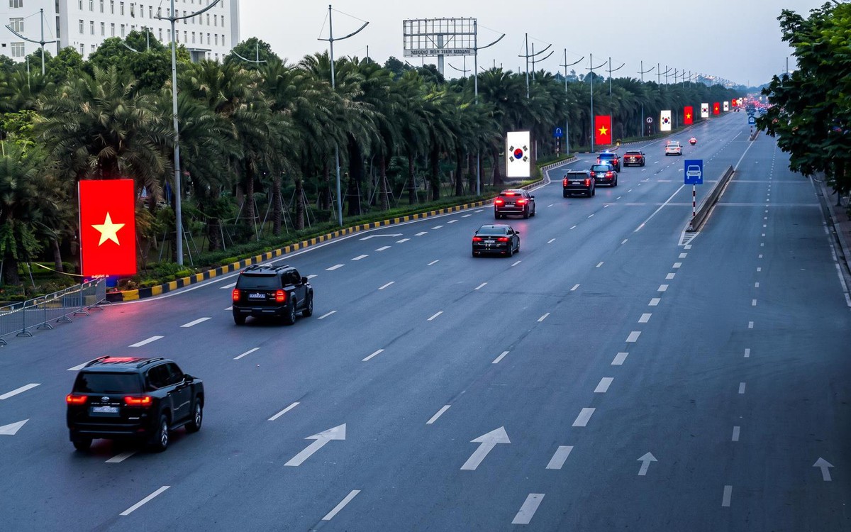 Hệ thống màn hình SKYLED trên trục đường Võ Nguyên Giáp ghi dấu ấn ngoại giao trong sự kiện quốc gia