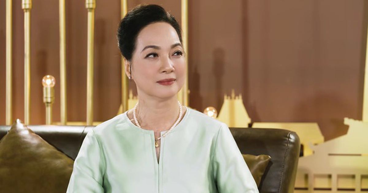 Nữ NSND 63 tuổi nói thẳng: "Chắc do ăn ở"