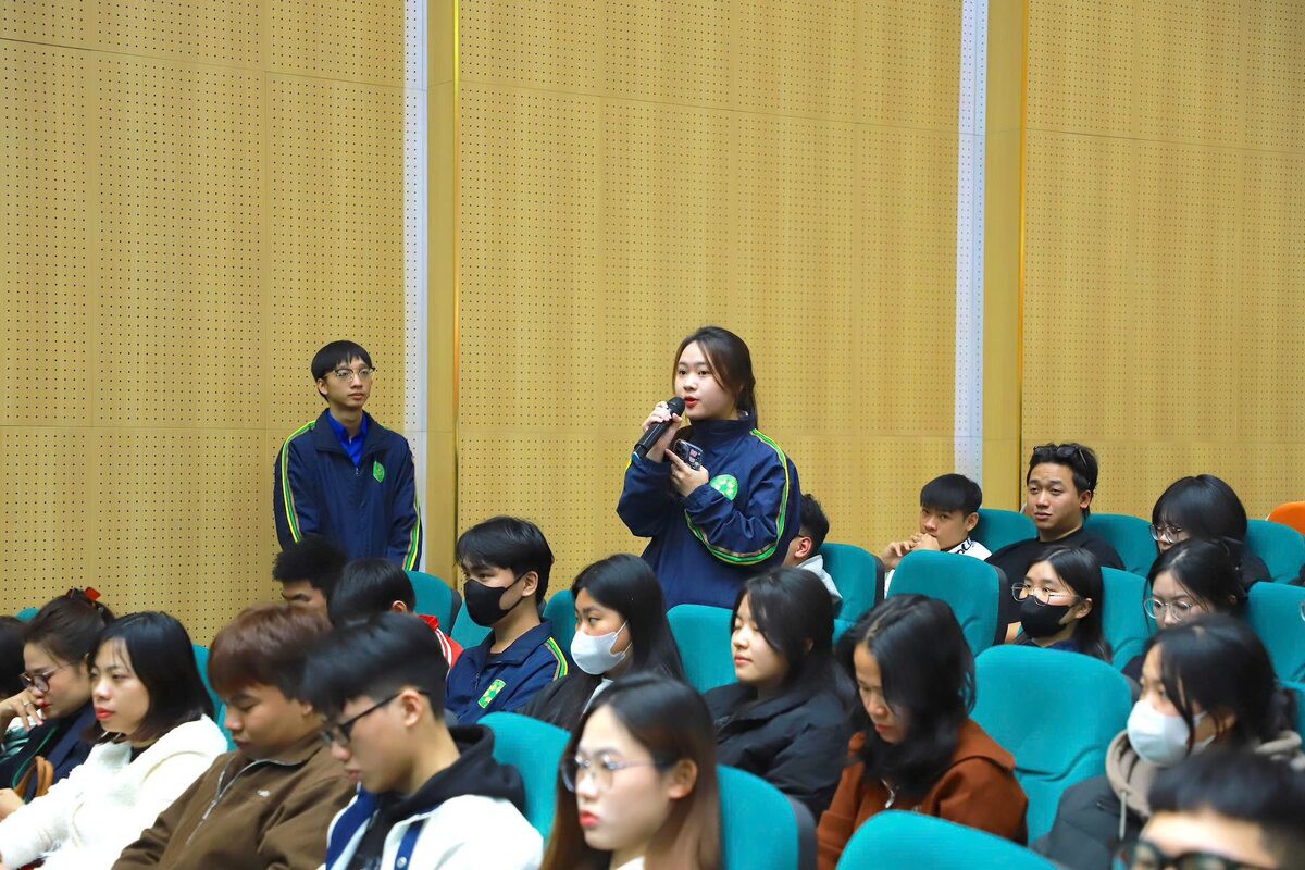 Sinh viên bức xúc vì phải tham gia CLB 2 năm, Học viện Nông nghiệp Việt Nam lên tiếng