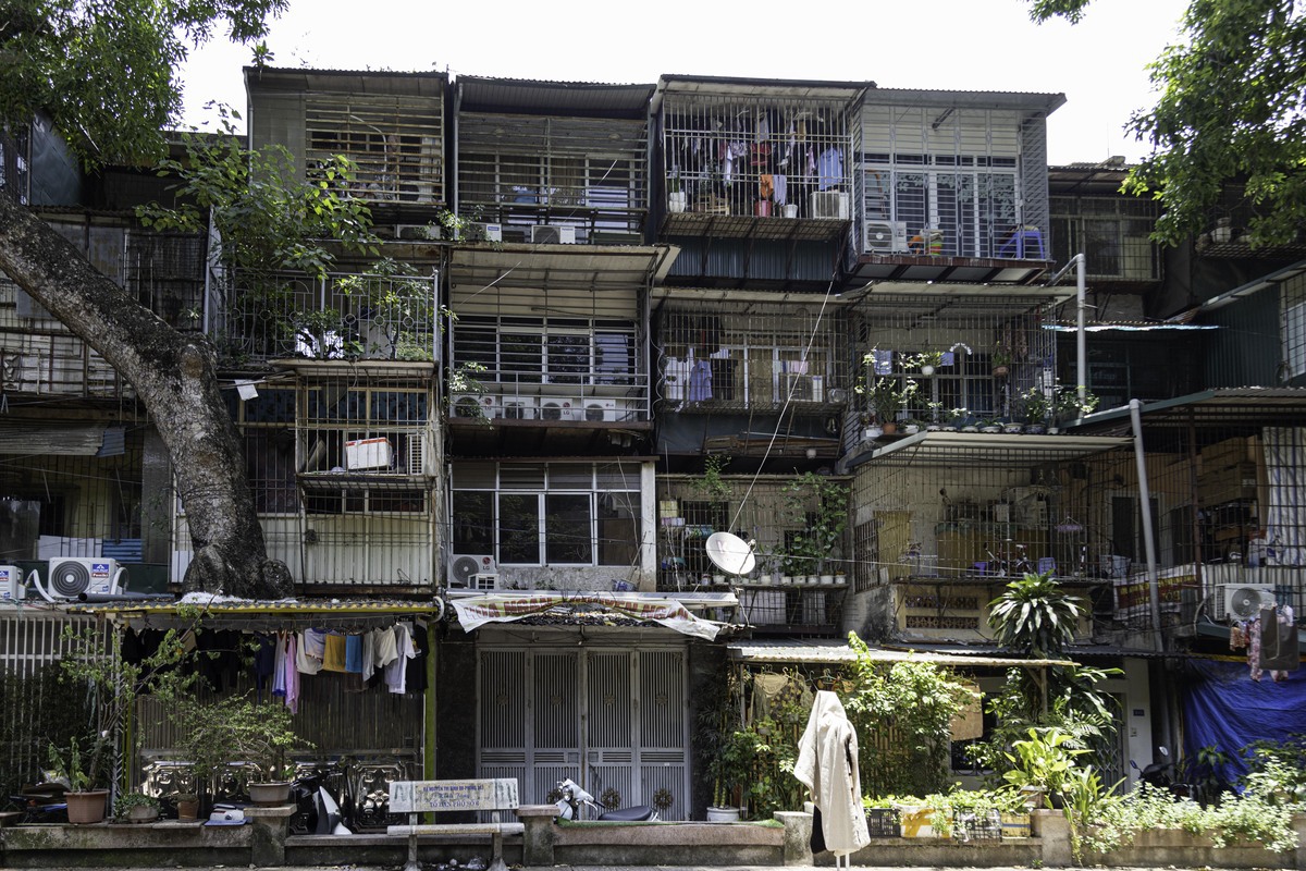 Nhà tập thể cũ Hà Nội giá hàng trăm triệu đồng/m²