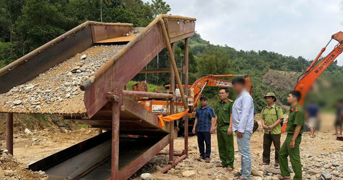 Phát hiện nhóm người đào vàng trái phép, công an thu giữ 26,725 g vàng