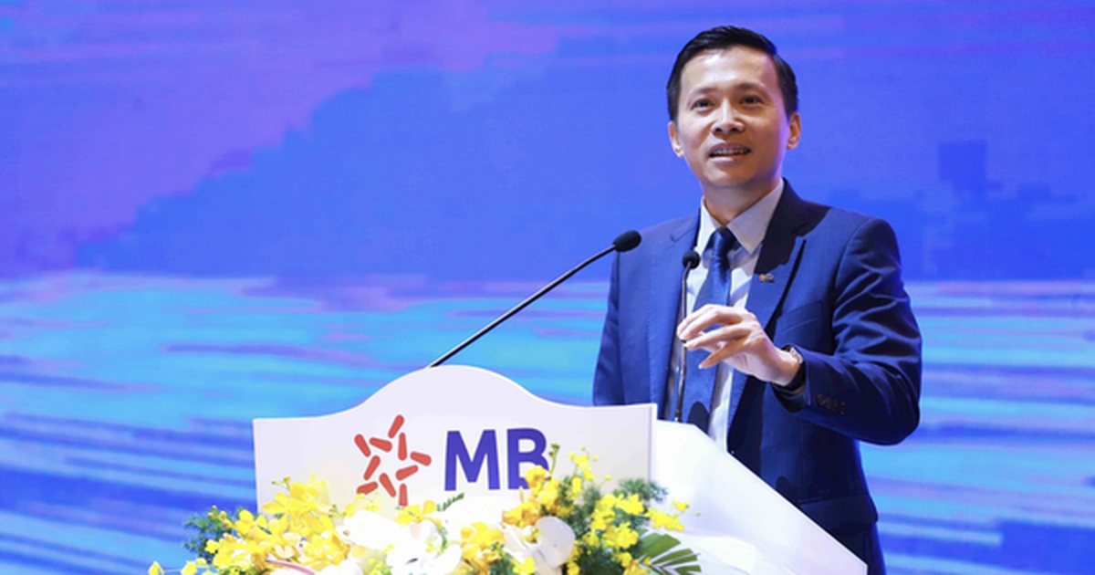 Tỷ phú Hồ Hùng Anh, bầu Hiển và CEO loạt ngân h...