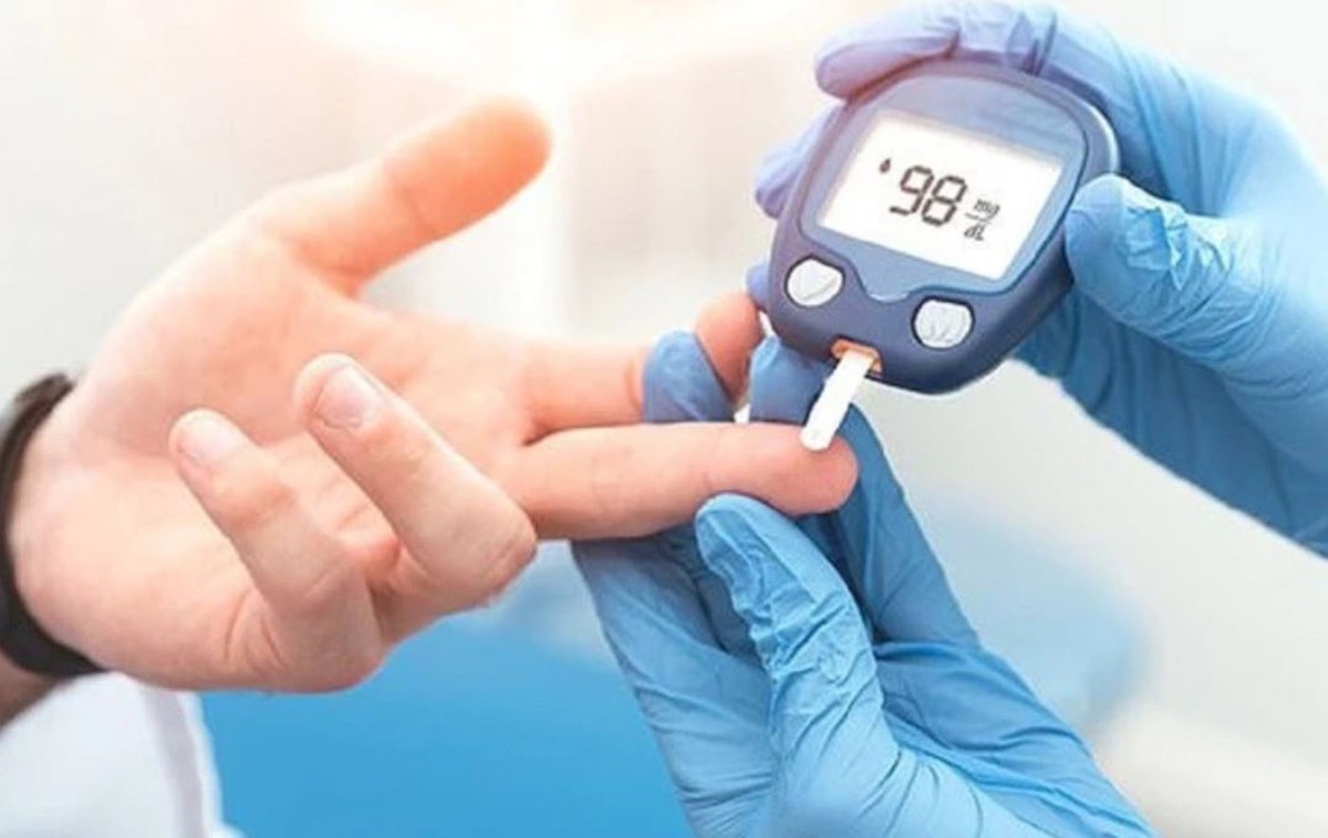 Tiểu đường "gõ cửa" tuổi đôi mươi: Cái giá đắt sau ly trà sữa và đêm trắng cày game