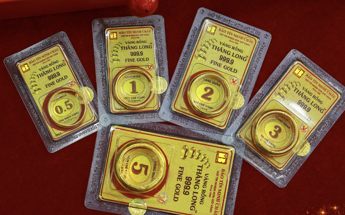 Giá vàng lại giảm sâu, người mua vàng một tháng...